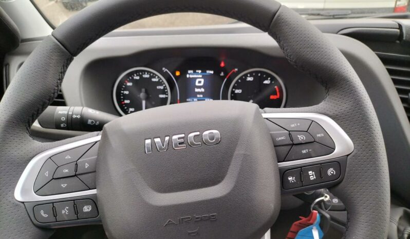 Iveco Daily V 35C18 CHASSIS CABINE + CAISSE DE 20m3 complet