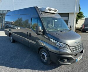 Groupe Tjm Auto Neuf Occasion VUE AVANT COTE GAUCHE IVECO